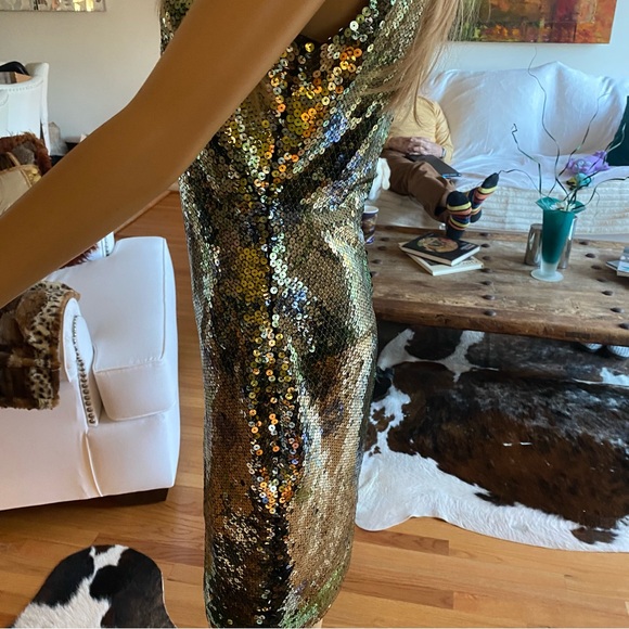 ⭐️ VERSACE— Stunning Sequined Dress, Blue/ Green/Silvery floral. GORGEOUS ! ⭐️ - Picture 4 of 17